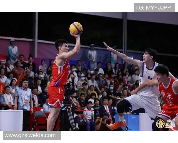 翟晓川的篮球之路:从默默无闻到闪耀赛场的传奇故事 翟晓川的篮球之路:从默默无闻到闪耀赛场的传奇故事